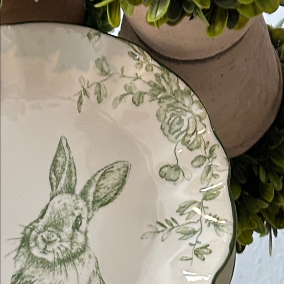 Green Floral Bunny Plate - Picture 4 of 6